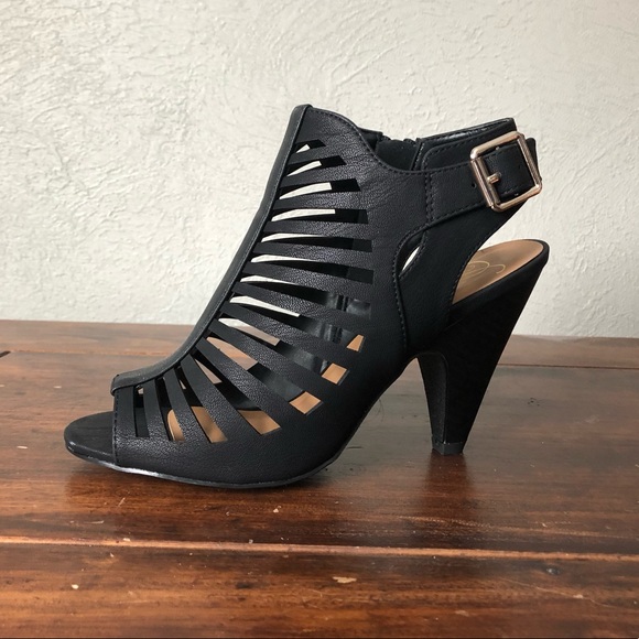 Black Gladiator Strappy Heel - Picture 5 of 8